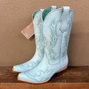 Boot Blue Embroidery T0174