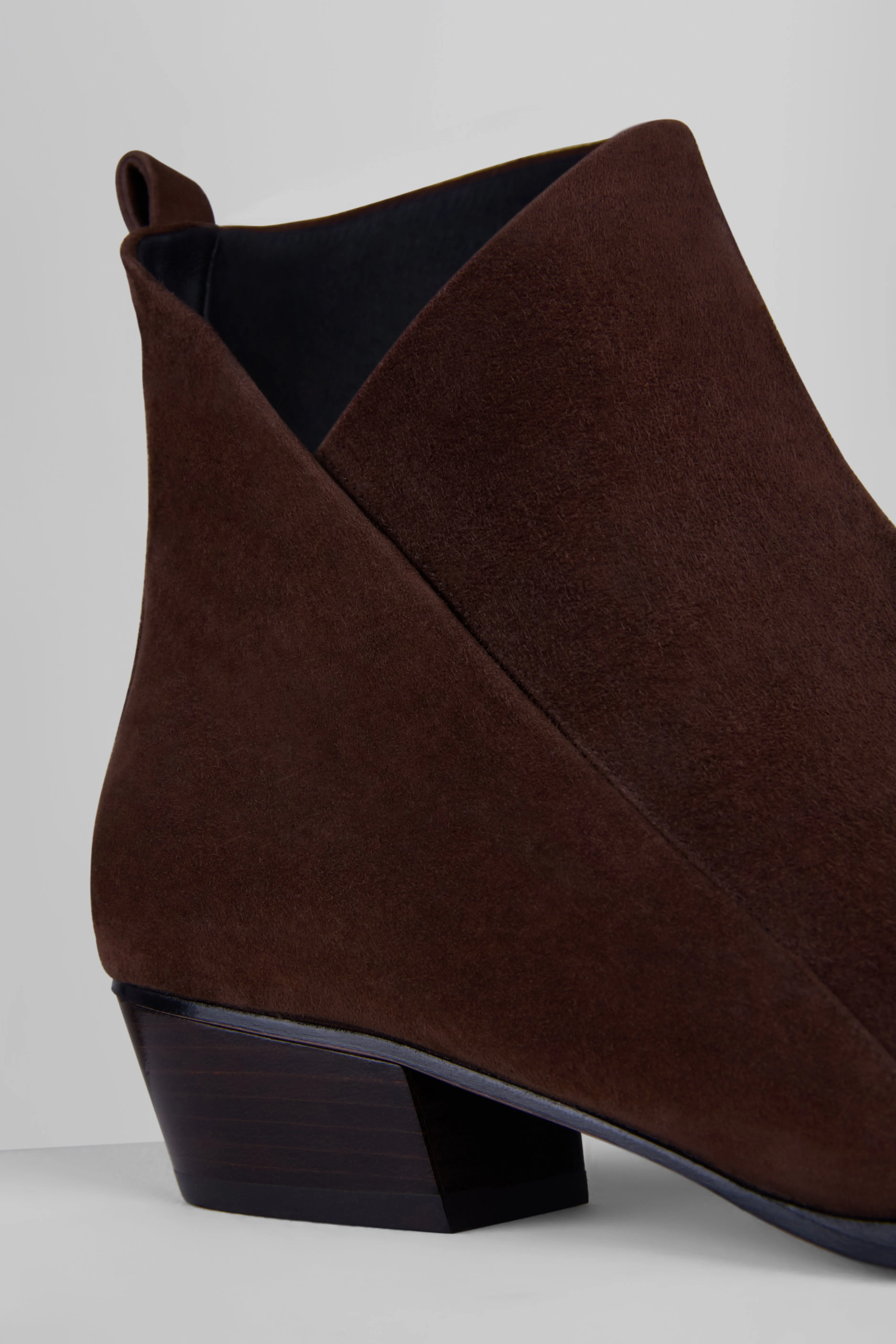 Cortina Boots in Bruciato Suede