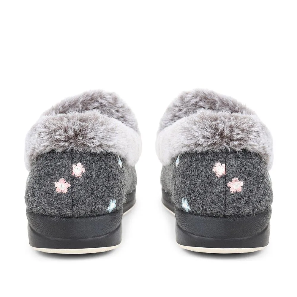Floral Faux-Fur Slippers - QING38012 / 324 190