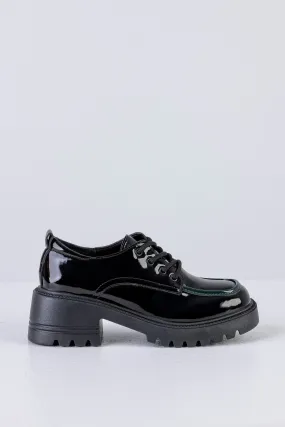 Lace-up, chunky sole shoes