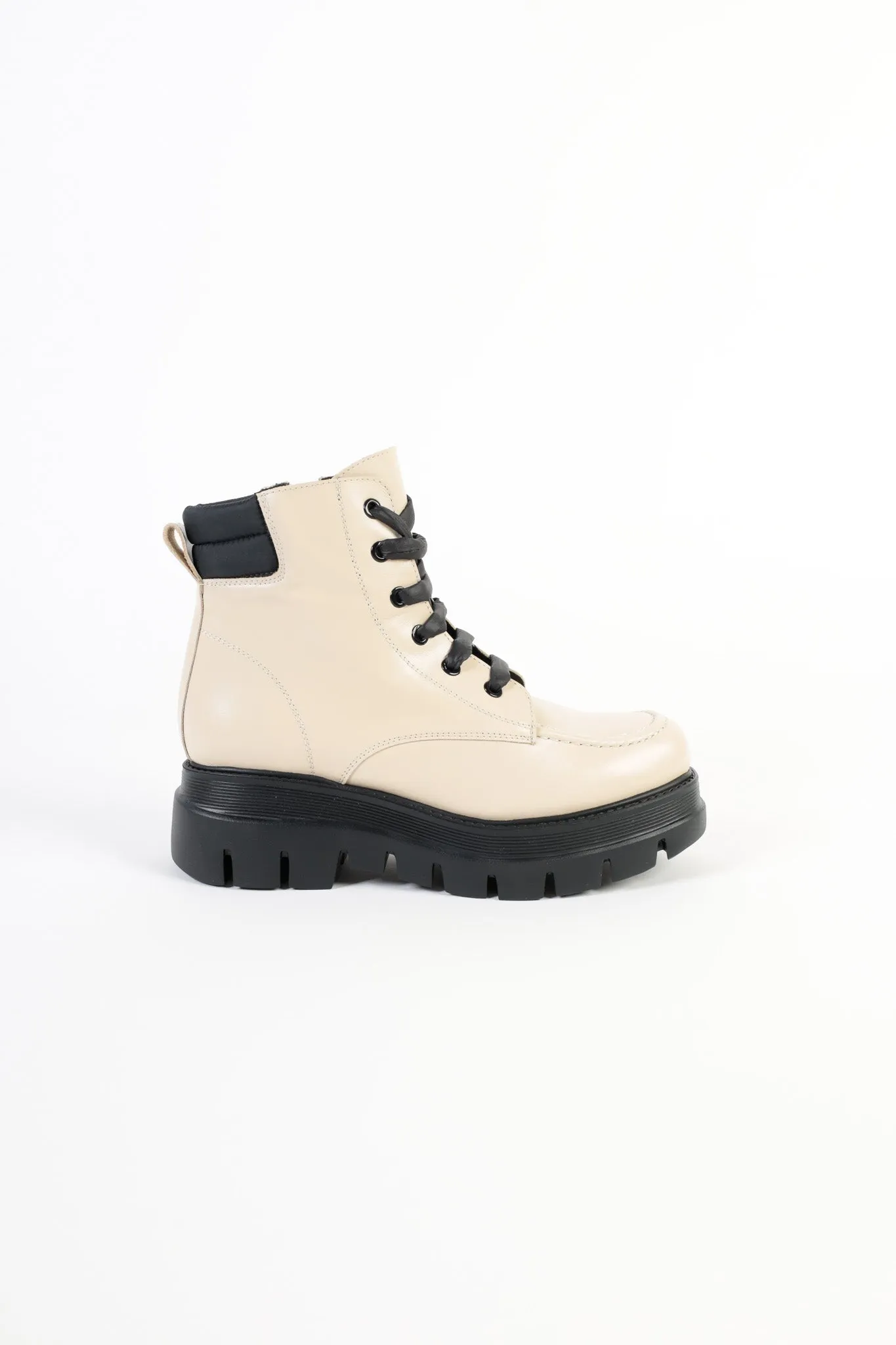 WENDY CREAM - Extra-Light Lace-Up Ankle Boots